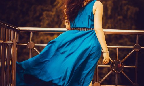 Niebieska Sukienka Elegancka – Jak Stworzyć Idealną Stylizację