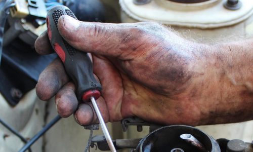 Jak rozpoznać, że potrzebna jest regeneracja wtryskiwaczy common rail – objawy i diagnoza