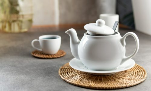 Biała porcelana w nowoczesnym wnętrzu – jak wykorzystać jej potencjał?